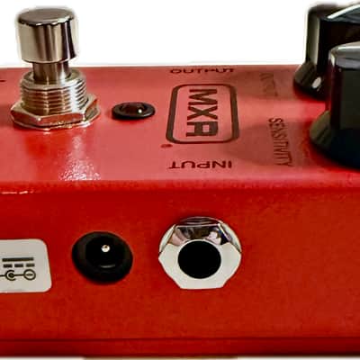 MXR M102 Dyna Comp 1995 - Present - Red image 3