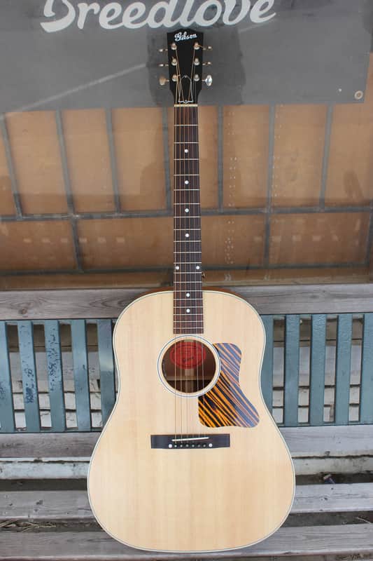 Gibson J-35 '30s Faded Satin Finish - $2200 (Used)