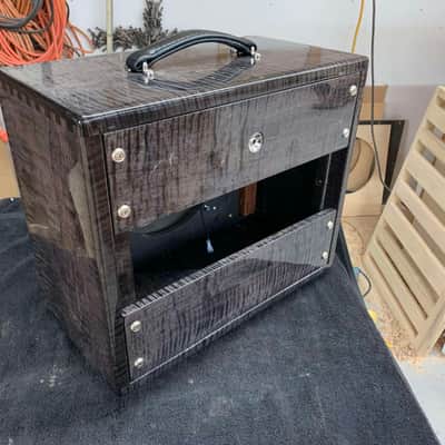 A 12"/10" Single Passive Custom Guitar Speaker Cabinet - Stunning Finish w/Tone Tubby 12” - Unused 12"/10" Custom Cab 2026 - Tiger Maple - Stunning image 2