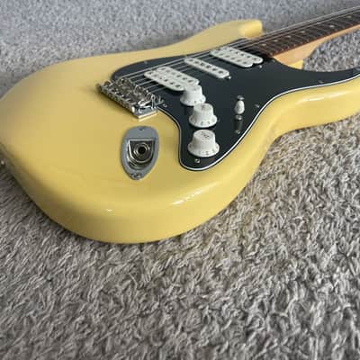 Fender Player Stratocaster HSH 2019 MIM Buttercream Pau Ferro Fretboard Guitar image 3