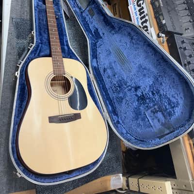 *Vintage* 1971 Martin Dreadnought Hard Plastic Acoustic Guitar Case image 1
