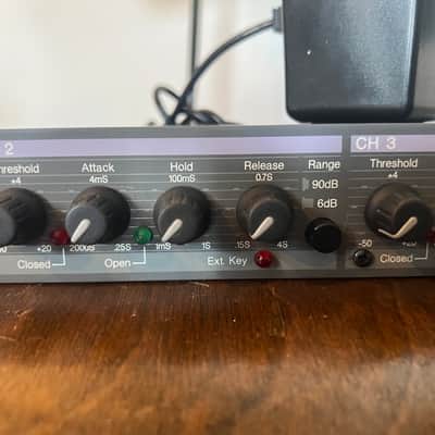 Aphex Model 105 4 Channel Logic Assisted Gate with power supply & rack mount bolts/washers image 3