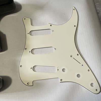 1997 MIM Fender Mexican Stratocaster 3TS 3 Tone Sunburst Guitar Body 6 Post Tremolo Ready image 2