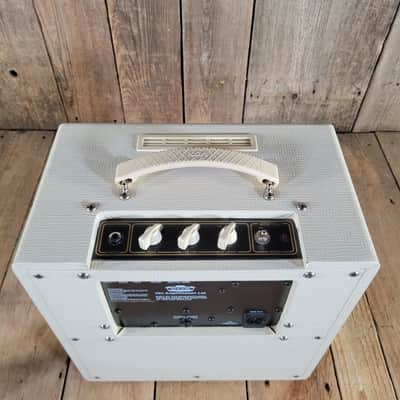 Vox 2011 AC4TV 4 Watt 1x10" Combo Amp, Near Mint - White image 11
