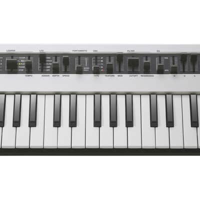 Yamaha Reface CS Mobile Mini Analog Modeling Station *Free Shipping in the USA*