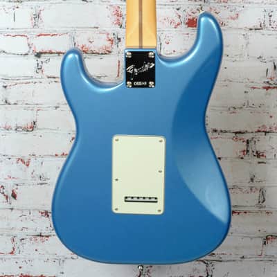 Fender - American Professional Classic Stratocaster - Electric Guitar - HSS - Maple Fingerboard - Faded Lake Placid Blue - w/ Deluxe Gigbag image 7