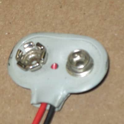 3 used genuine BOSS older battery clips (1 GRAY, early 1980s / 2 BLACK - one late from 1980s, other from 1990s) (NO pedals) - also including 2 new NON Boss battery clips, 2 extra wires, 2 pieces heat shrink tubing (AS IS / FINAL SALE- read description) image 5