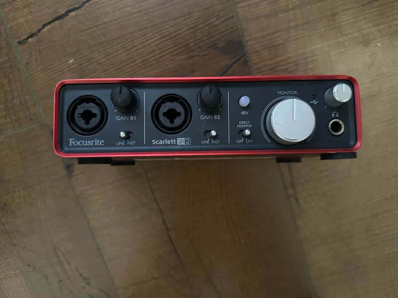 Focusrite Focusrite Scarlett 2i2 Audio Interface 1st Generation Red 2015 - Red image 1
