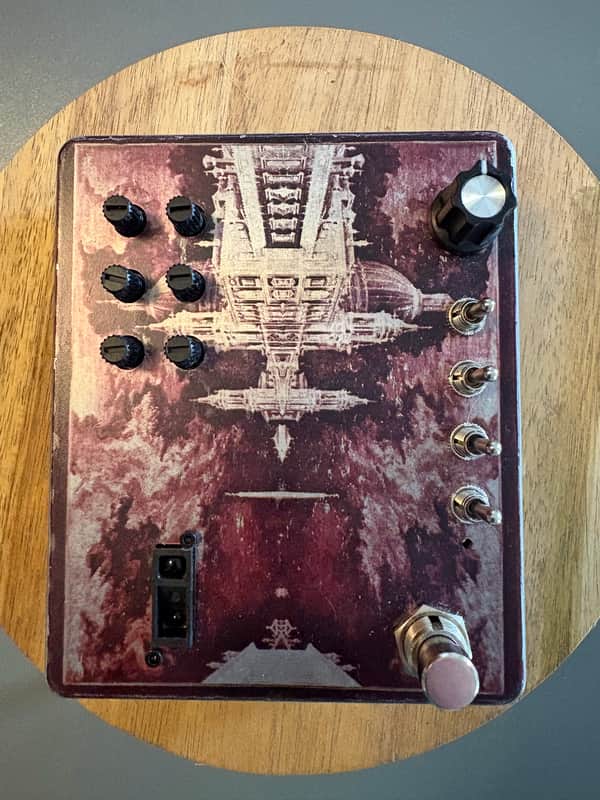 Ezhi & Aka Running for 78 Skip/Glitch/Sample Rate Reducer Pedal