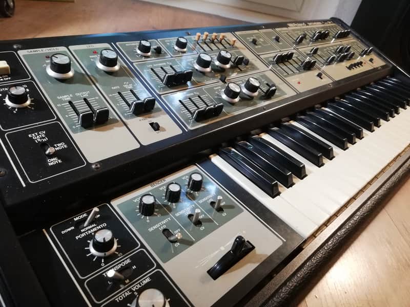 Roland SH-7 44-Key Duophonic Synthesizer 1978 - 1981 - Green