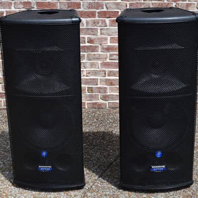 Mackie SR-1530 powered 3 way PA speakers excellent-used speakers for sale image 1