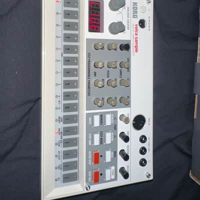 Korg Volca Sample Digital Sample Sequencer 2010s - White image 1