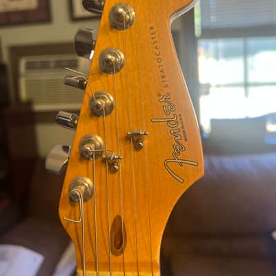 Fender Strat with Maple Fretboard 1987 - 1998 - Black image 7