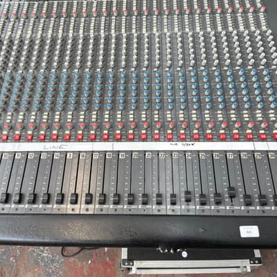 Immagine Allen & Heath Saber Mk2 Plus 32ch Mixing Console M32134 + RPS2 PSU - Vintage Allen & Heath Saber Mk2 Plus Late 1980s - Grey/Black - 3
