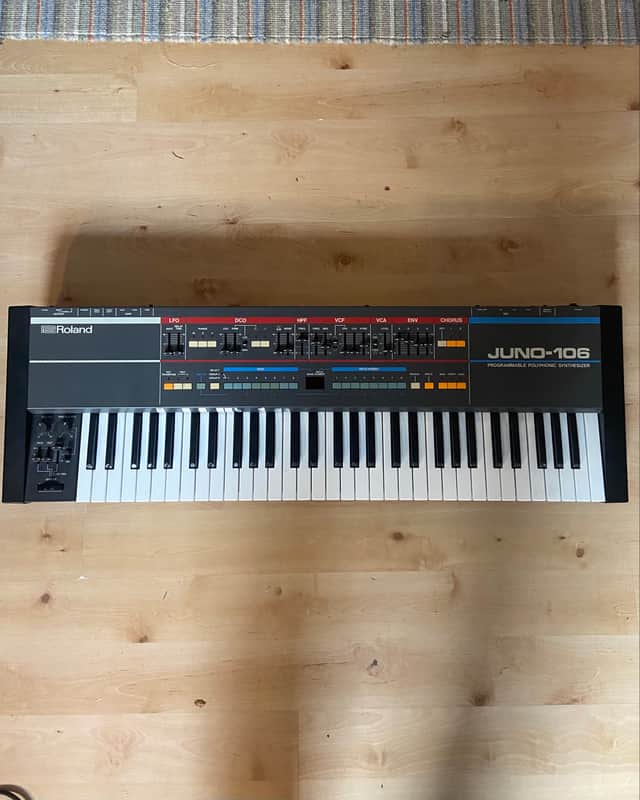 Roland Juno 106s 61-Key Programmable Polyphonic Synthesizer 1984 - 1991 - Black Bild 1