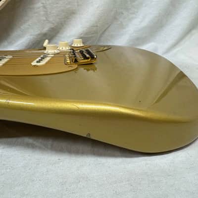 Fender 50th Anniversary Golden Stratocaster Guitar 2004 - Aztec Gold / Maple neck image 18