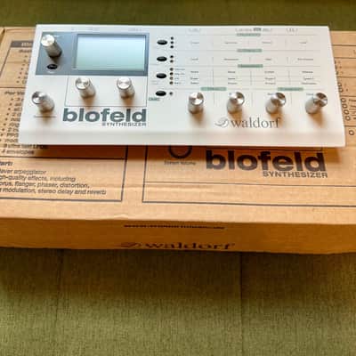 Waldorf Blofeld Desktop Synthesizer 2007 - Present - White image 1