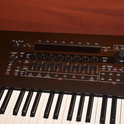 Yamaha Montage M8x 88-Key Synthesizer  Black image 3