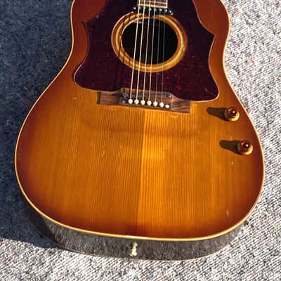 Gibson J-160E 1968 - Sunburst image 3