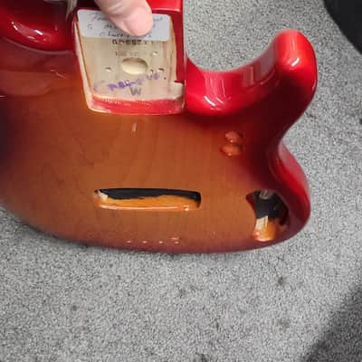 Fender Dimensions 5 bass body - Sunburst image 16