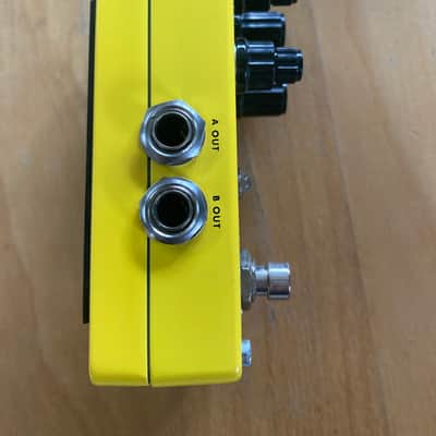 DigiTech CabDryVR Dual Cabinet Simulator 2010s - Yellow/Black/White image 4