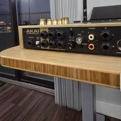 Akai MPC Live II (includes deck saver & installed screen protector) Standalone Sampler / Sequencer Gold Edition 2022 - Present - Gold image 8