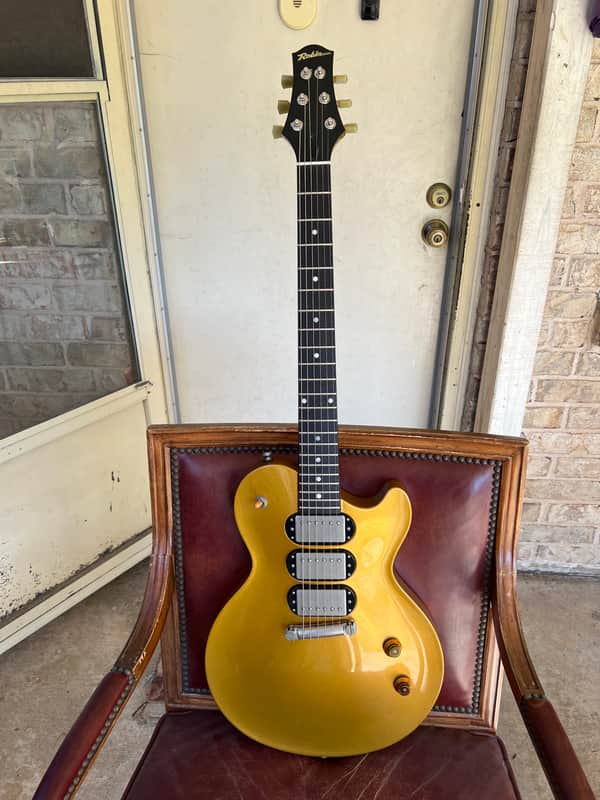 Robin Avalon Deluxe 2009 Metallic Gold image 1