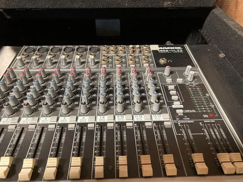 Mackie 1402-VLZ3 14-Channel Mic / Line Mixer | Reverb