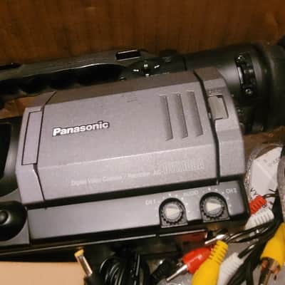 Panasonic AG - DVX100A 2004 Silver image 2