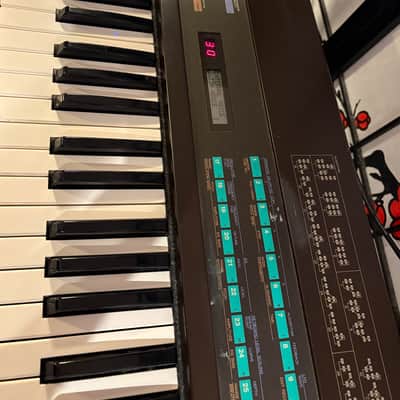 Yamaha DX7 Programmable Algorithm Synthesizer 1983 - 1987 - Black image 2