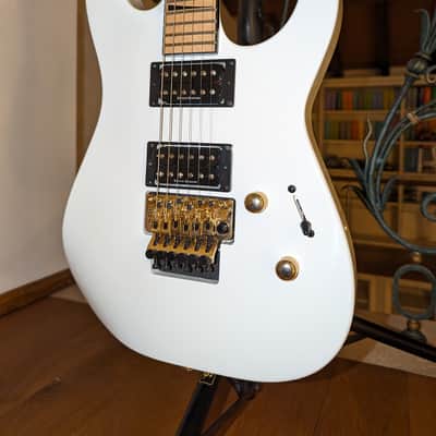 Jackson X Series SLXM DX Soloist - Snow White image 2
