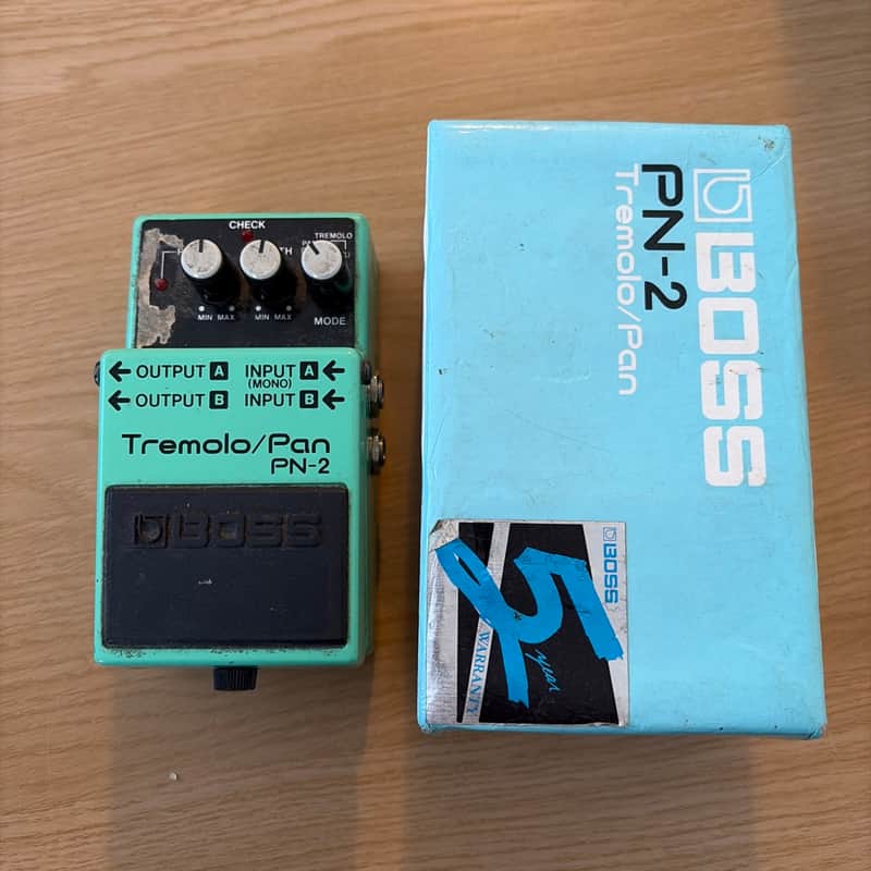 ギター BOSS Tremolo/Pan PN-2 ギター BOSS Tremolo/Pan PN-2 PN-2 Tremolo/Pan