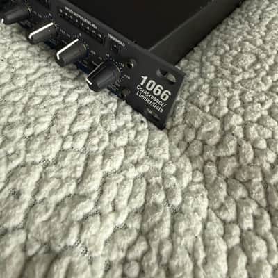 dbx 1066 Dual-Channel Compressor / Limiter / Gate 2010s - Black image 9