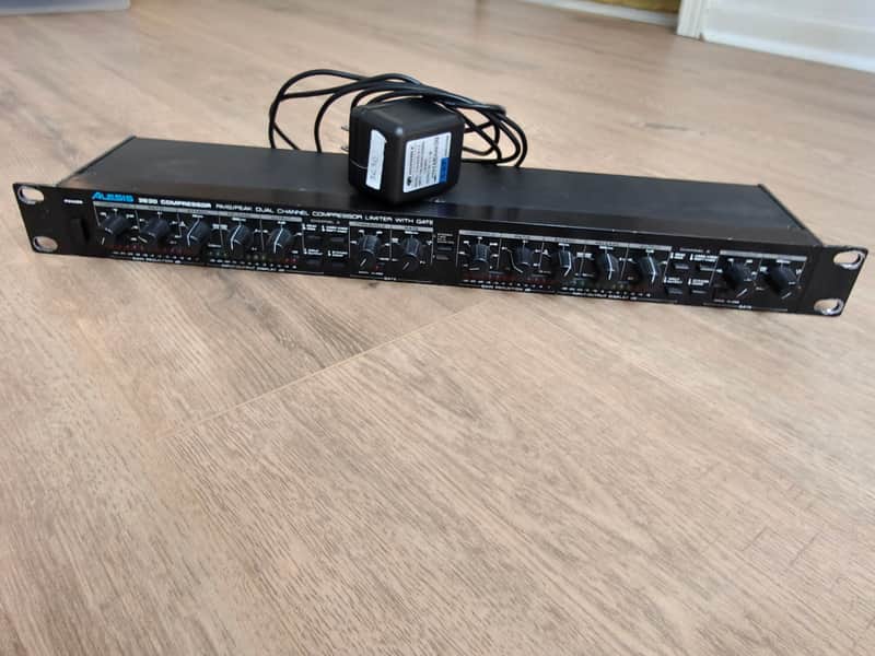 Alesis 3630 Dual-Channel Compressor / Limiter with Gate
