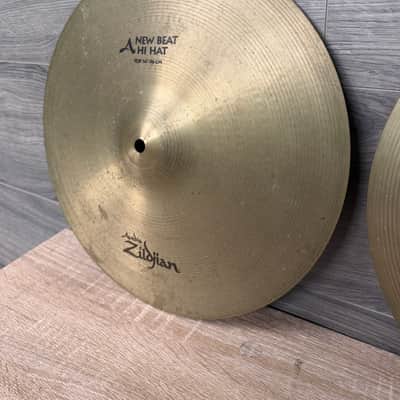 Zildjian Avedis Zildjian New Beat Hi-hats - 14 inches Cymbal Pair #3186 image 4