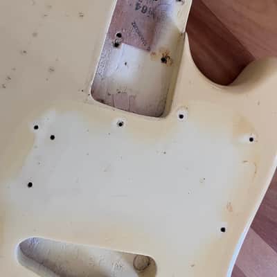 Fender Musicmaster bass 1976 white body original image 2