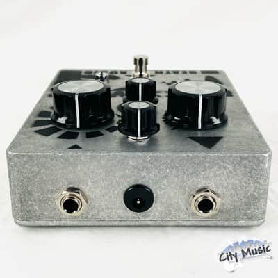 Used Death By Audio Bass War Fuzz Guitar Effects Pedal ♫ image 5