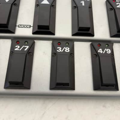 Roland FC-300 MIDI Foot Controller 2007 - 2023 - Silver image 3