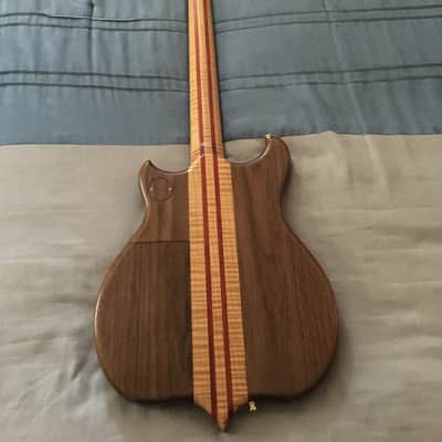 Marques Custom Artisan short scale bass image 2
