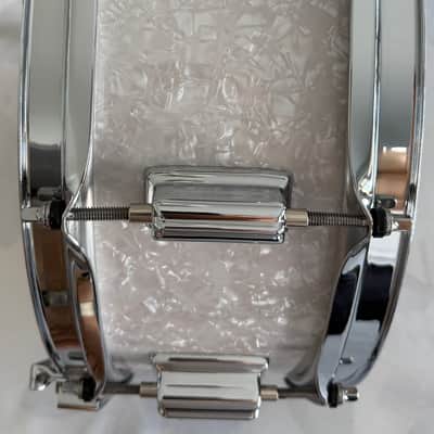 Rogers DynaSonic No. 36 Re-Issue White Marine Pearl Beavertail Snare Drum 2024 image 10