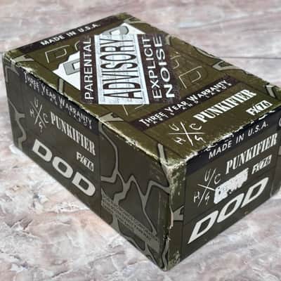 DOD Punkifier FX76 [NOS - New Old Stock, Complete with Box, Manual, Stickers etc] 1995 - 1997 Yellow & Black Matte Airbrush Finish image 3