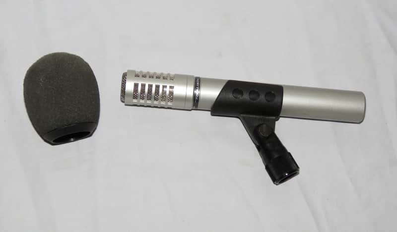 Realistic 33-1080 Electret Cardioid Small Diaphragm Condenser Microphone (w/clip & windscreen) image 1