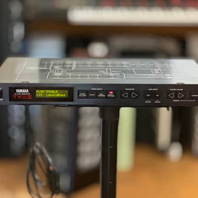 Yamaha TX81Z Rackmount FM Tone Generator 1987 - 1988 - Black