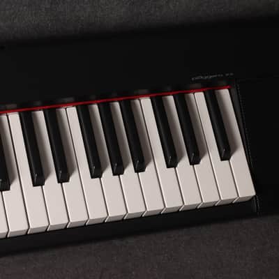Yamaha Piaggero NP32 Digital Keyboard - 2nd Hand image 5