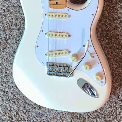 2017 Fender Jimi Hendrix Artist  Series Signature  Stratocaster  Olympic White Stratocaster electric guitar image 1