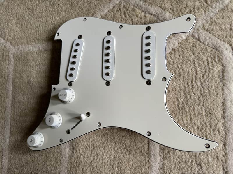 1990 FENDER MIM STRATOCASTER LOADED PICKGUARD - WHITE image 1