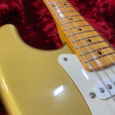 Fender American Vintage '57 Stratocaster 1998 - 1999 - Aztec Gold image 5