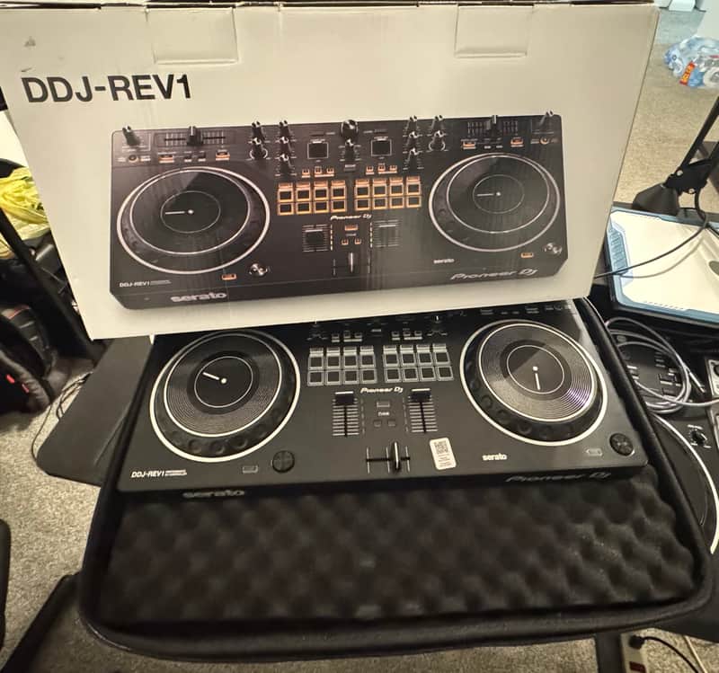 Pioneer DDJ-REV1 2-Channel DJ Controller 2022 - Present - Black image 1