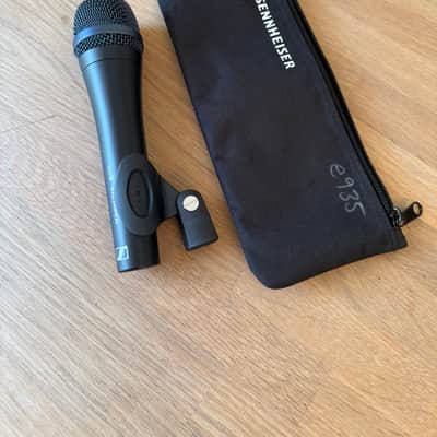 Sennheiser e935 Handheld Cardioid Dynamic Vocal Microphone