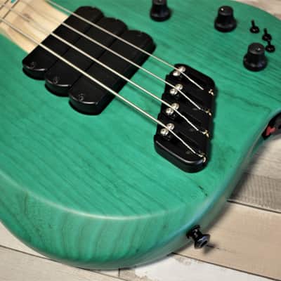 Dingwall Customshop ABZ 3-4 Marina Green image 4